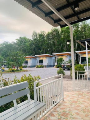 Suanvadee Resort สวนวดี รีสอร์��
